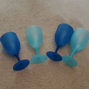 Set of 4 wine glasses